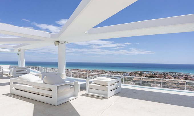 Canet de Berenguer Apartamento | Apartment 'Lopimar Playa Canet' with Sea View, Wi-Fi and Air Conditioning