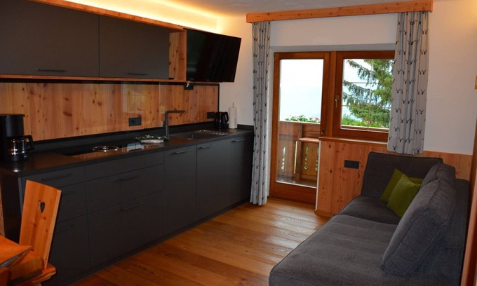 Fie allo Sciliar Apartamento | Apartment Lärchenwald in Fiè allo Sciliar, cozy vacation apartment Adults Only