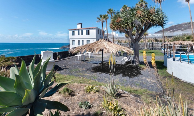 Puerto Naos Apartamento | Apartamento 'La Bayana - 1' con vistas al mar, piscina compartida y Wi-Fi