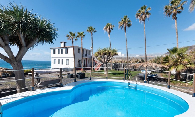 Puerto Naos Apartamento | Apartamento 'La Bayana - 3' con vistas al mar, piscina compartida y Wi-Fi