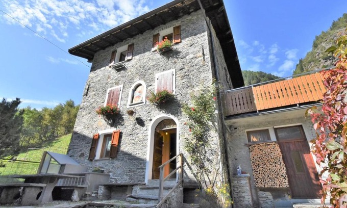 Fraccia Apartamento | Apartment La Casetta di Biorca by Interhome