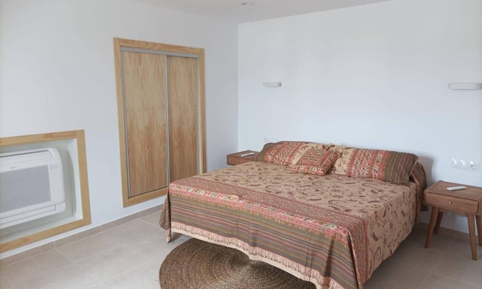 Chiclana de Segura Apartamento | Apartamento 'La Teja 8' con vistas a la montaña, Wi-Fi y aire acondicionado