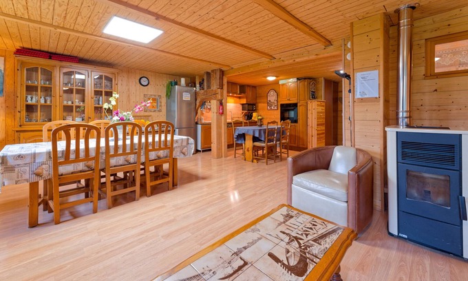 Montmin Apartamento | Apartamento 'La Beccaz' con vistas a la montaña y Wi-Fi
