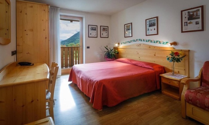 Giustino Apartamento | Apartment La Locanda Bilocale 4 persons with mountain view, balcony & Wi-Fi