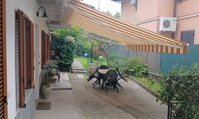 Laveno Apartamento | Apartment 'La Meridiana Lago Maggiore 2' with Mountain View, Wi-Fi and Air Conditioning