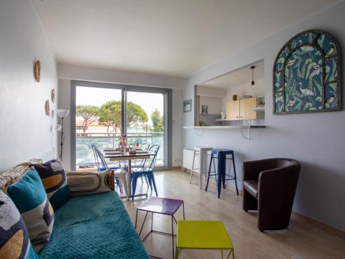 Cros-de-Cagnes Apartamento | Apartment La Pinède-2 by Interhome