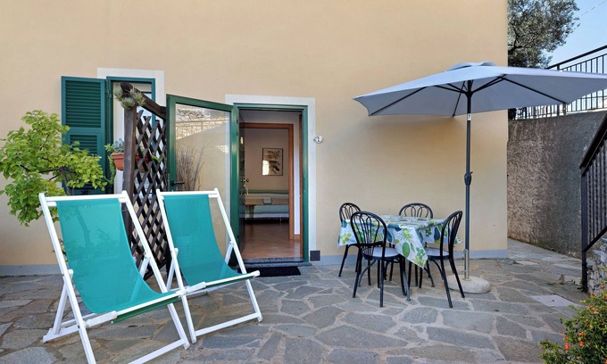 Finale Ligure Apartamento | Apartamento 'La Realidad 1' con piscina compartida, Wi-Fi y aire acondicionado