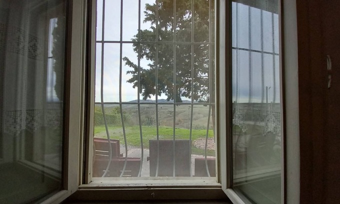 Sughera Apartamento | Apartment 'La Sughera Con Vista' with Private Garden and Wi-Fi