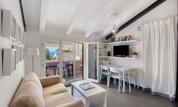 Bonassola Apartamento | Apartamento 'La Terrazza Di Via Daneri 2' con vistas al mar, terraza y aire acondicionado