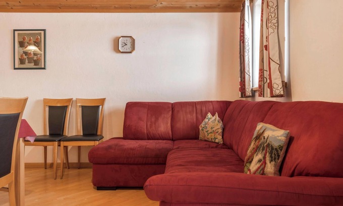 Castelrotto Apartamento | Apartamento 'Ladinser Hof Reiterstube' con vistas a la montaña, jardín compartido y Wi-Fi