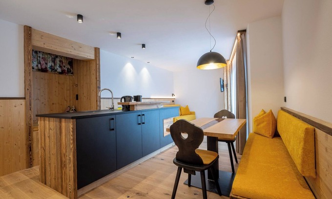 Castelrotto Apartamento | Apartamento 'Ladinser Hof Kuschelecke' con vistas a la montaña y terraza privada
