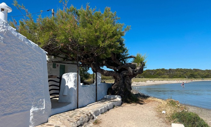 Mahón Apartamento | Apartamento 'Lamorino Una Casa' con vistas al mar, terraza privada y Wi-Fi