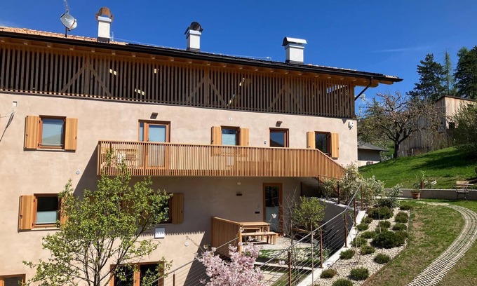 Sarnonico Apartamento | Apartamento 'Landhaus Silene Haus Recla' con vistas a la montaña, terraza privada y Wi-Fi
