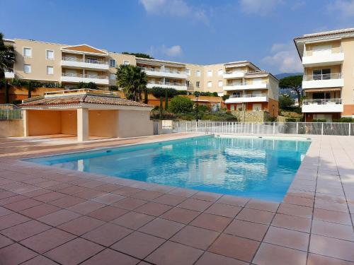 Cavaliere Apartamento | Apartment Le Domaine de la Baie-3 by Interhome