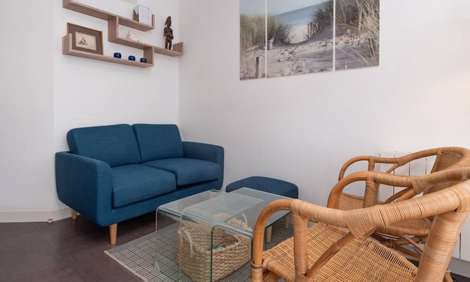 La Trinite-sur-Mer Apartamento | Apartamento 'Le Petit Galion - Proche Du Port' con vistas al mar, balcón y Wi-Fi