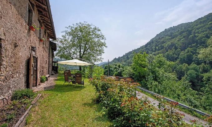 Pertica Alta Apartamento | Apartamento 'Le Fratte' con vistas a la montaña, jardín privado y Wi-Fi