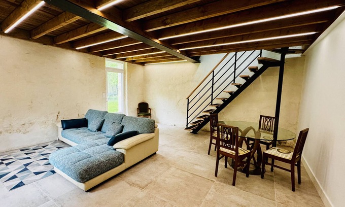 Saucats Apartamento | Apartment 'Le Gîte De La Métairie' with Shared Terrace, Wi-Fi and Air Conditioning