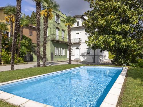 Meina Apartamento | Apartment Le Gemme-2 by Interhome
