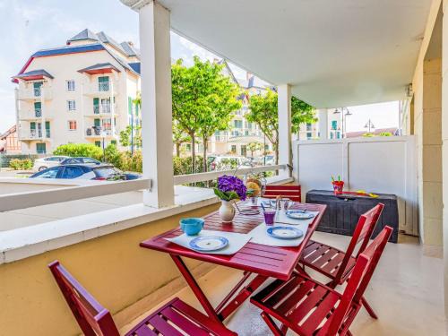 Port Guillaume Apartamento | Apartment Le Manoir-6 by Interhome