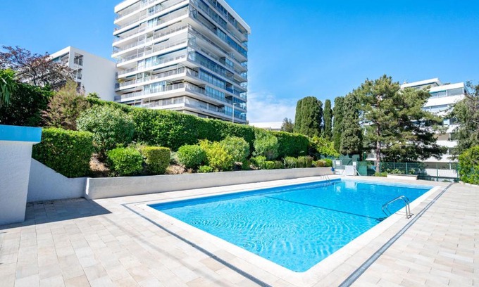 Riou - Petit Juas - Av de Grasse Apartamento | Apartment Le Palladio by Interhome