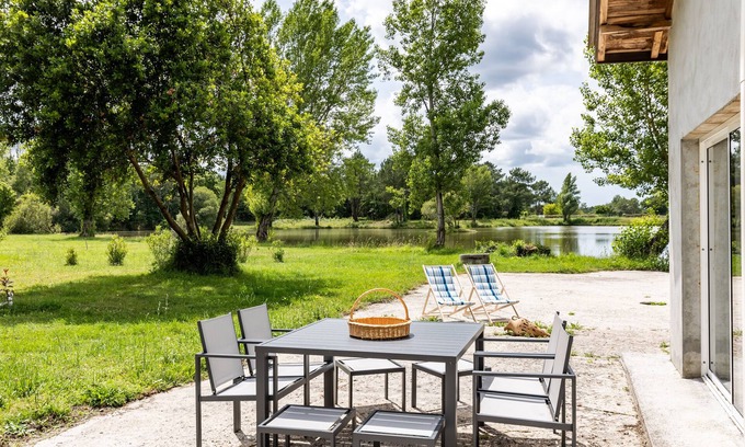 Queyrac Apartamento | Apartamento 'Le Panoramique Du Lac D'isachris' con vistas al lago