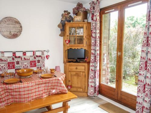 Demi-Quartier Apartamento | Apartment Le Sapin-2 by Interhome