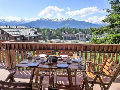 Lens Apartamento | Apartment Les Arolles B12 by Interhome