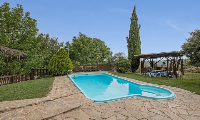 Sagas Casa | Apartamento 'Les Cases' con vistas a la montaña, piscina privada y Wi-Fi