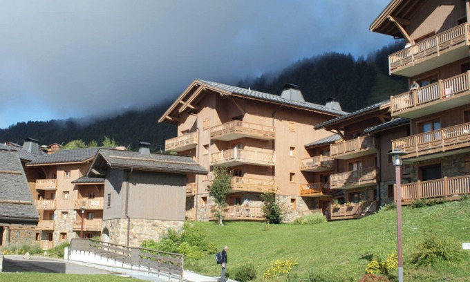 Bisanne 1500 Apartamento | Apartment 'Les Alpages' with Mountain View, Balcony and Wi-Fi