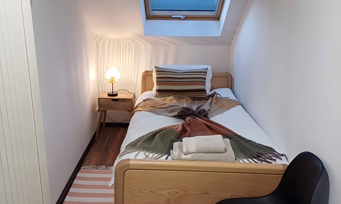 Gera Apartamento | Apartamento 'Leviq' con terraza compartida y Wi-Fi
