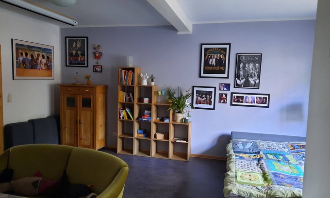 Fritzlar Apartamento | Apartment Lila Zimmer - Ferienwohnungen Alter Frisörsalon