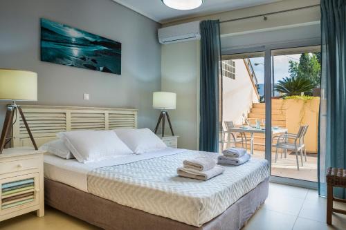 Karavomylos Apartamento | Apartment Lilly, apartment with communal pool, 10 meters from sea