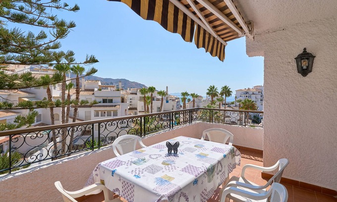Velilla-Taramay Apartamento | Apartamento 'Lily' con vistas al mar, Wi-Fi y aire acondicionado