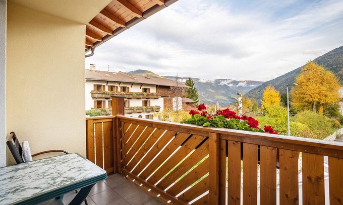 Naz Apartamento | Apartamento 'Linder 19' con vistas a la montaña, piscina compartida y Wi-Fi