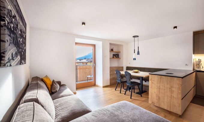 Naz Apartamento | Apartamento 'Linderhof Panorama Balkon' con vistas a la montaña, piscina compartida y Wi-Fi