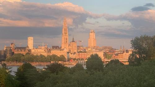 Linkeroever Apartamento | Apartment Linkerover- City Centre & Cathedral view