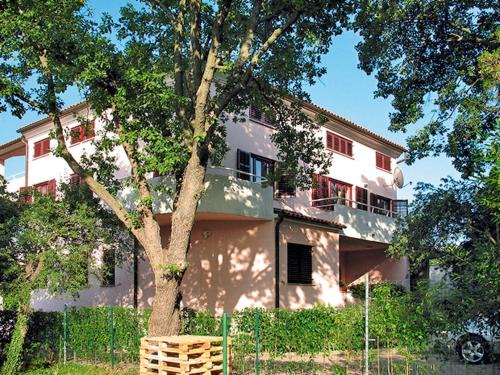 Vinkuran Apartamento | Apartment Lorenzin by Interhome