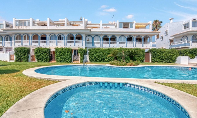 Playa de la Almadrava Apartamento | Apartamento 'Love Chill' con piscina compartida, Wi-Fi y aire acondicionado