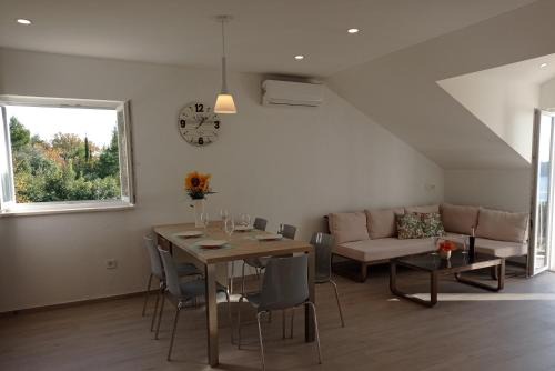 Brsecine Apartamento | Apartment Lucija with sea view