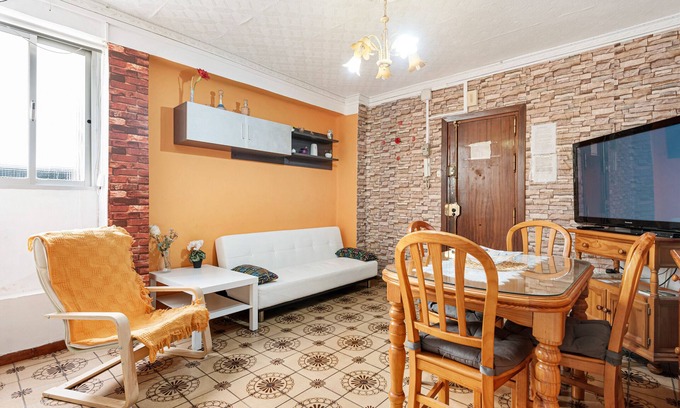 Bailen-Miraflores Apartamento | Apartamento 'Lulu' con Wi-Fi y aire acondicionado