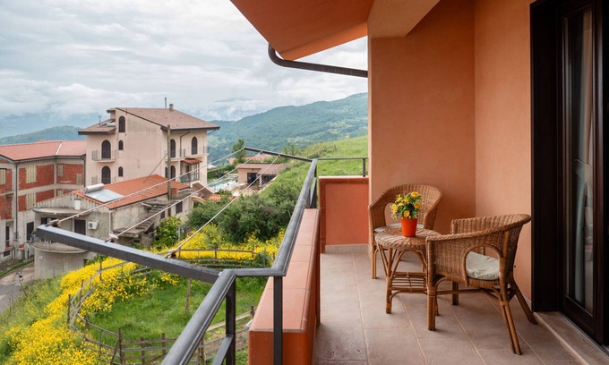 Tusa Apartamento | Apartamento 'Luna Piena' con vistas al mar, Wi-Fi y aire acondicionado