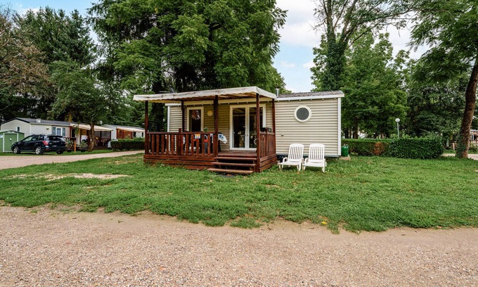 Boofzheim Apartamento | Apartamento 'Lydia's Mobilhome' con piscina comunitaria, terraza privada y jardín privado