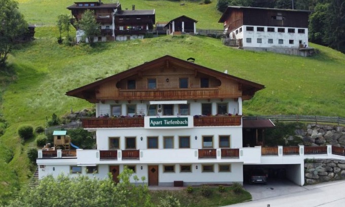Aschau Im Zillertal Apartamento | Apartamento Marina by Interhome