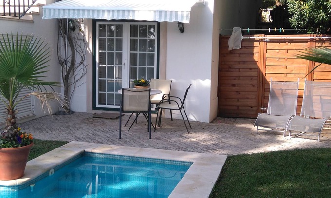 Sesimbra Apartamento | Apartamento m. Piscina U. Vista al mar, 500m de la playa en Sesimbra para max. 4 personas
