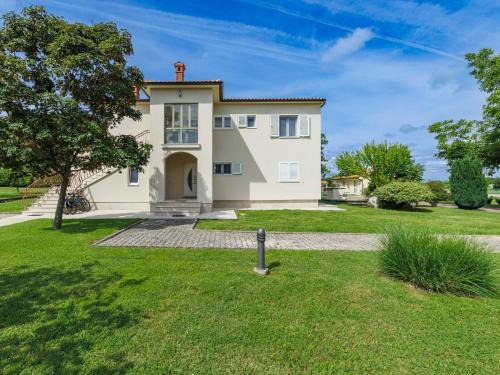 Modrusani Apartamento | Apartment Macini-1 by Interhome
