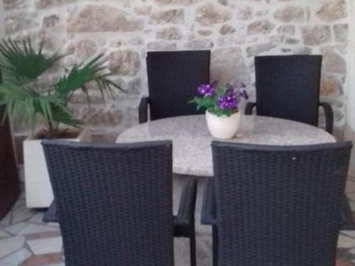 Brzac Apartamento | Apartment Magdic - Two Bedroom Apartment with Terrace