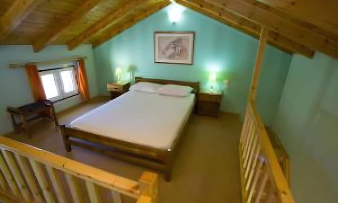 Paralio Astros Apartamento | Apartment 'Maisonette with Private Patio 2' with Mountain View, Wi-Fi and Air Conditioning