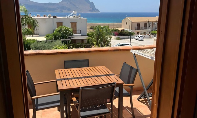 Macari Apartamento | Apartamento 'Makari' con Vista al Mar, Wi-Fi y Aire Acondicionado