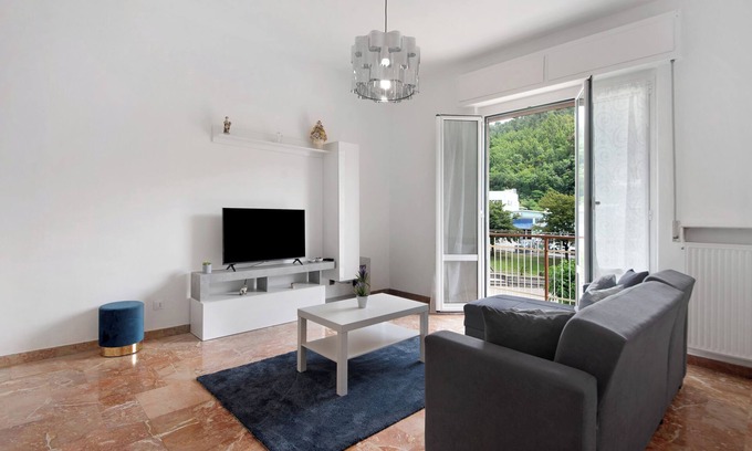 Casarza Ligure Apartamento | Apartamento 'Mare E Collina' con vistas a la montaña, terraza privada y Wi-Fi