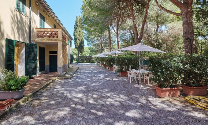 Piombino Apartamento | Apartamento 'Mare Etrusco 3' con jardín compartido y Wi-Fi